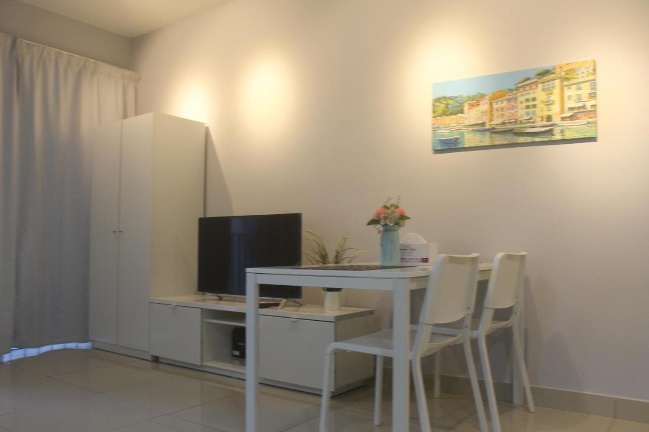 Vivian's Studio Trefoil Setia Alam Shah Alam Bagian luar foto