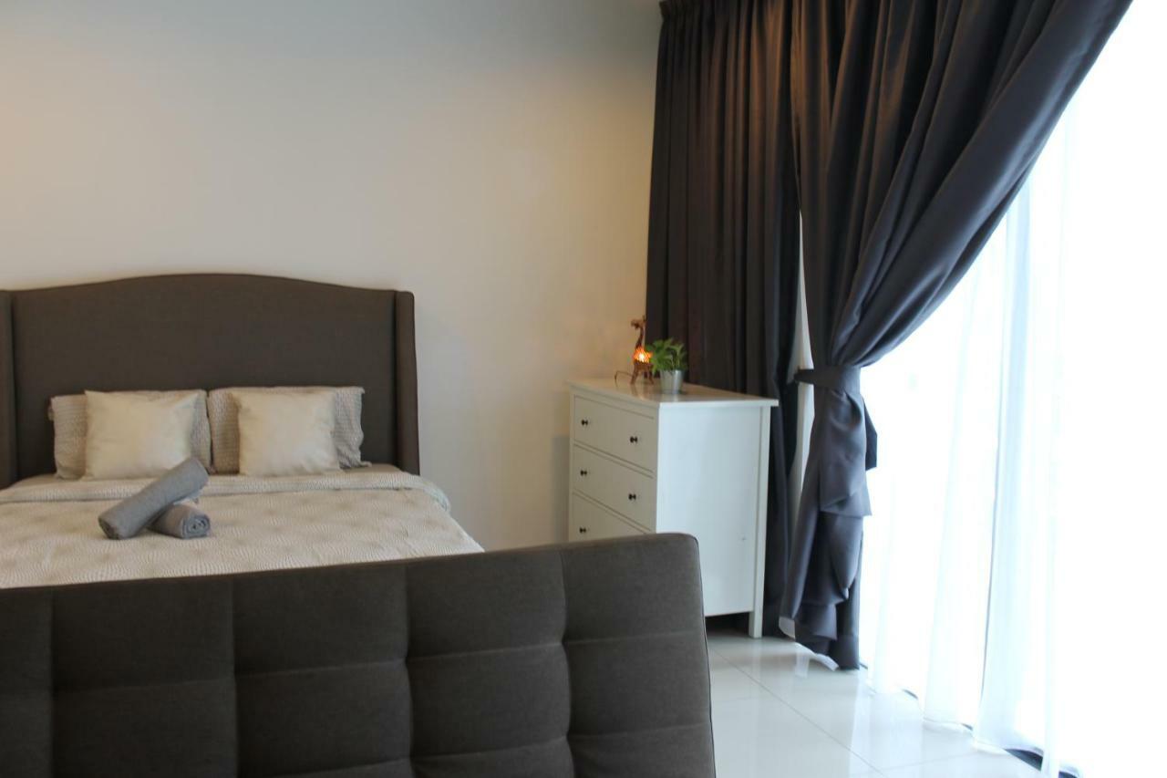 Vivian's Studio Trefoil Setia Alam Shah Alam Bagian luar foto